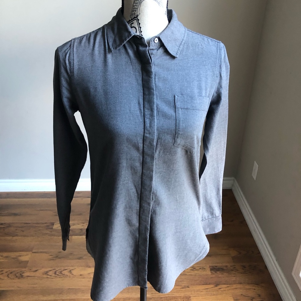 Aritzia Babaton The Group Reno Button front shirt - Picture 3 of 16